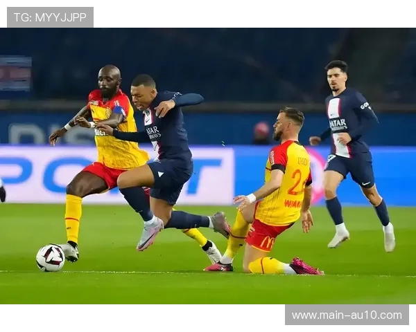 朗斯客场挑战南特,领头羊盼巩固榜首优势 朗斯客场挑战南特,领头羊盼巩固榜首优势