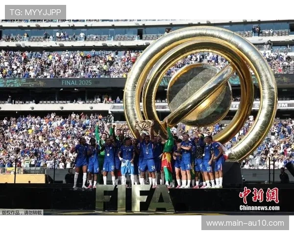 欧冠奖杯巡回展启动，柏林、巴黎等十城纳入行程