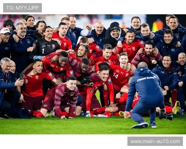 拉齐奥对阵克雷莫纳现两起漏判点球，萨里与裁判激烈争执