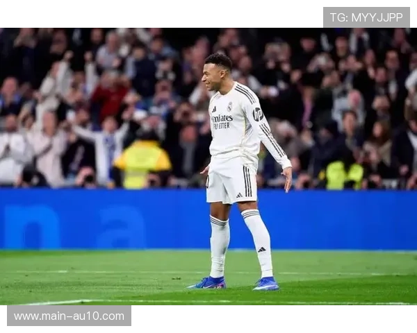 姆巴佩追平C罗自然年进球纪录赛后社交媒体致敬传奇 姆巴佩追平C罗自然年进球纪录赛后社交媒体致敬传奇